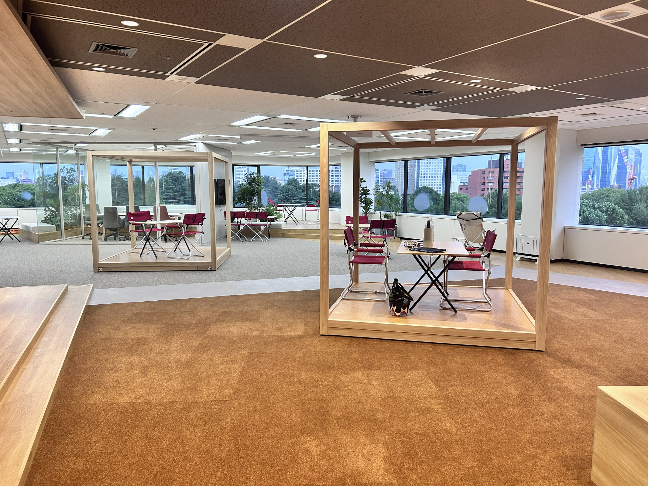 はたらく場に「あそび心」を
自由とつながりを生む、しなやかなオフィスデザイン