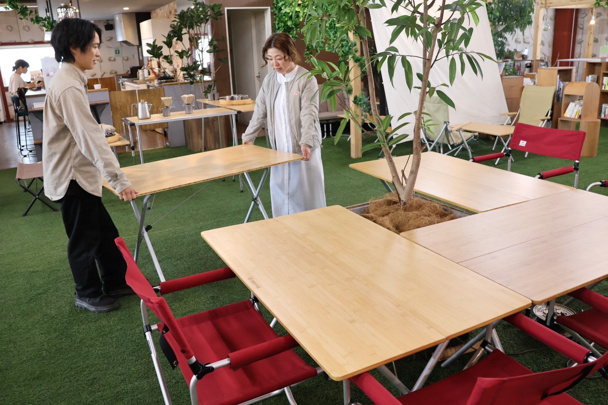 キャンピングオフィスで生まれる「自然な対話」