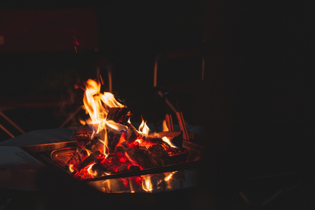 焚火の前で自然と湧き上がる感覚