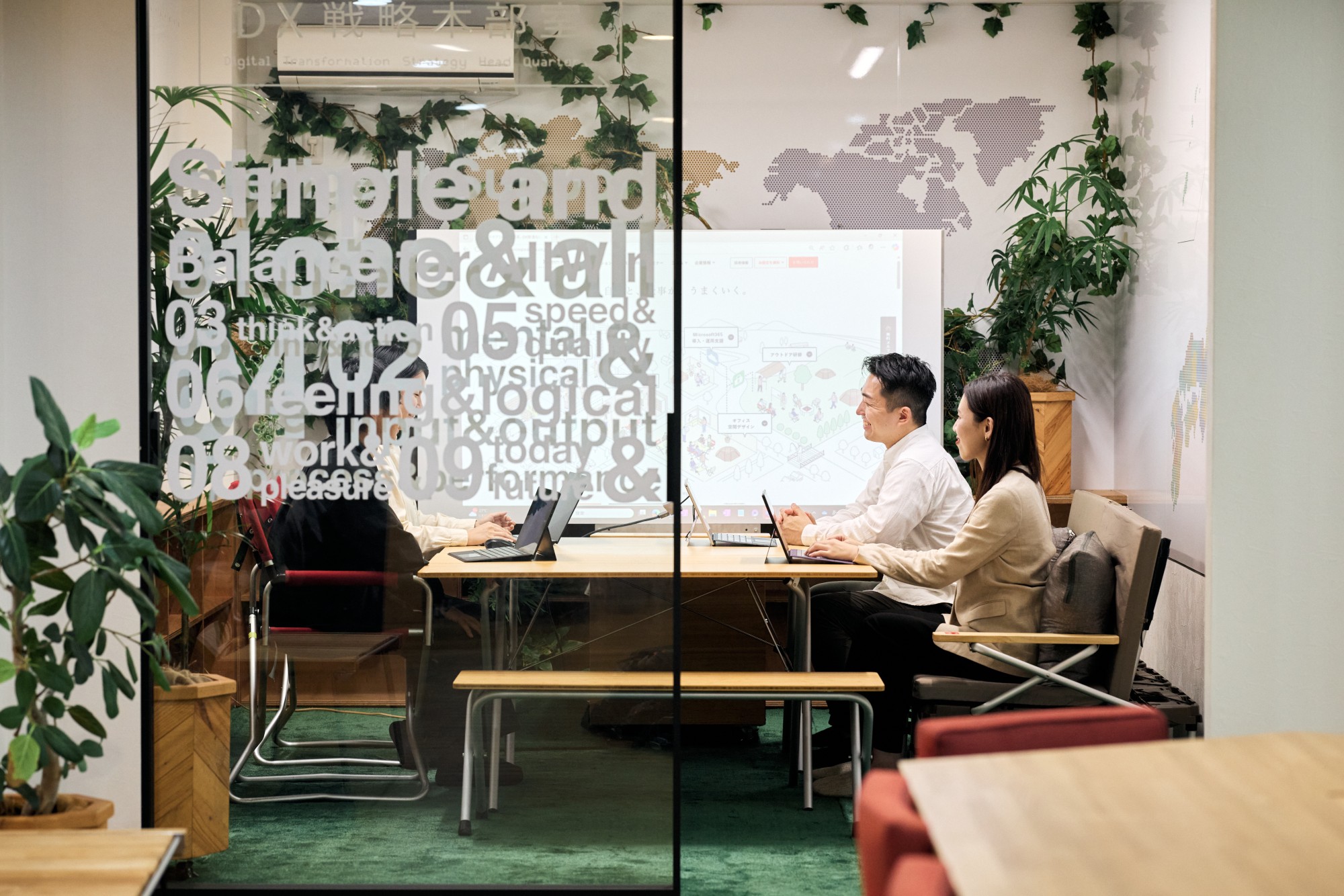 当日見学するキャンピングオフィス